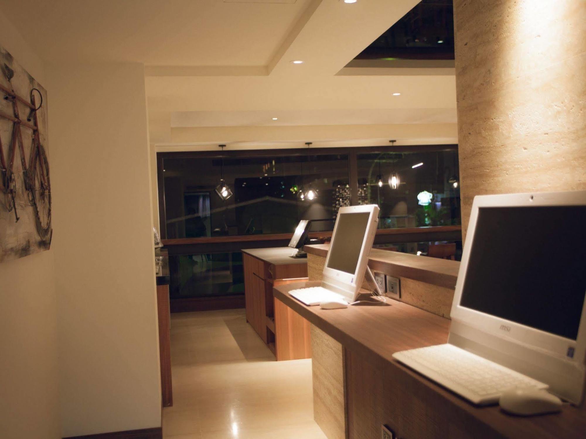Inn By The Village Taitung Exterior photo